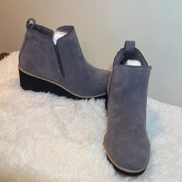 Boutique Corkys Gray Suede (man made) Ankle Booties - Picture 1 of 6